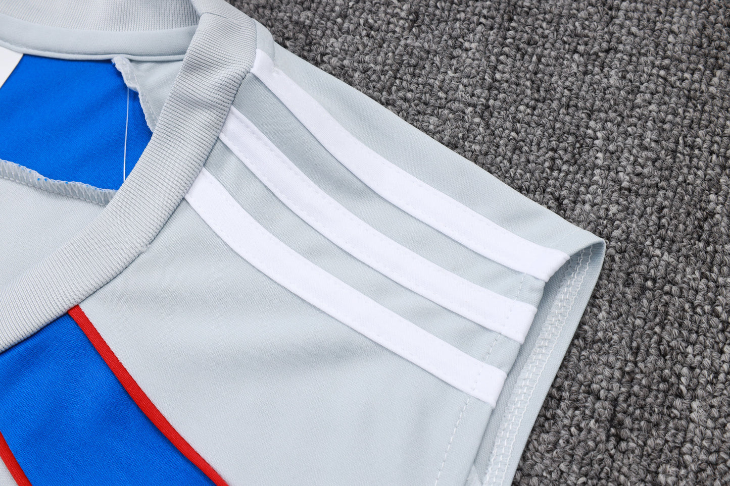 Bayern Munich Sleeveless Training Kit - Retro V2