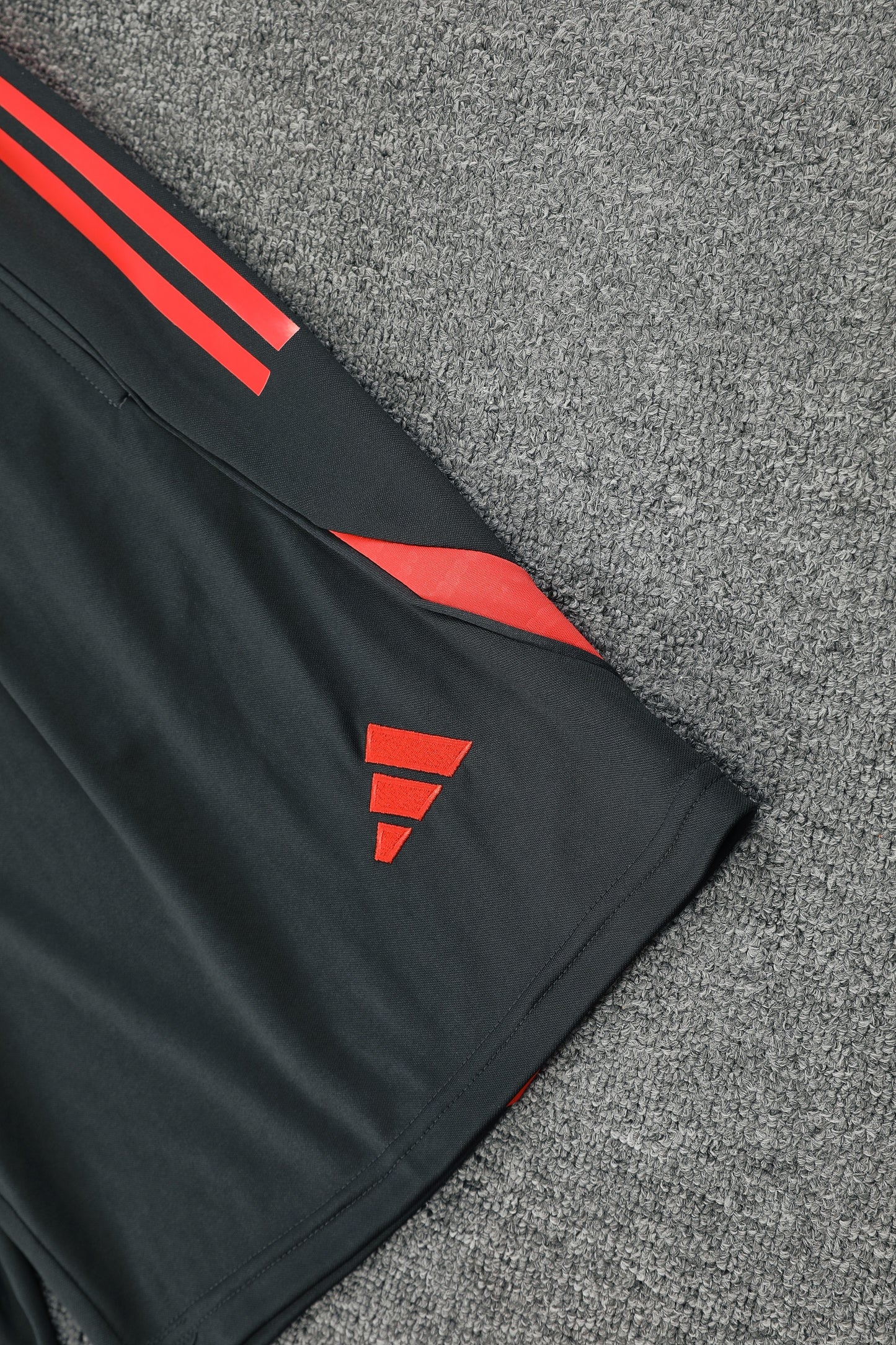 Bayern Munich Sleeveless Training Kit - Dark Grey/Crimson Red