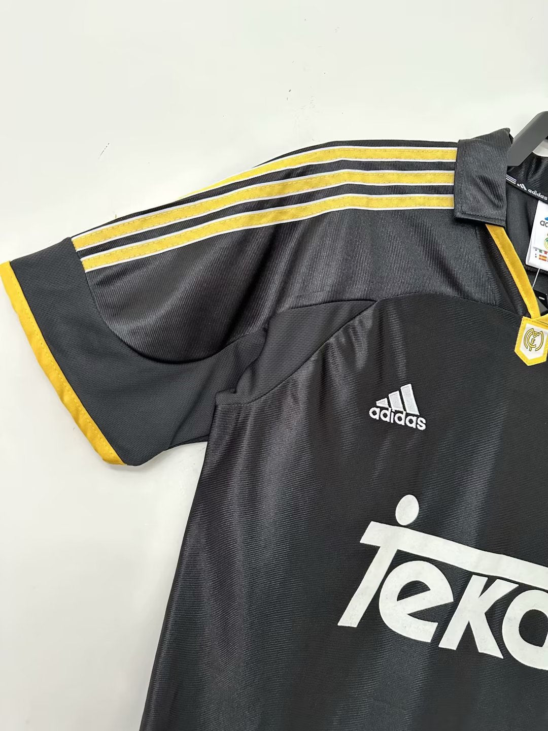 Real Madrid 1999/00 Away