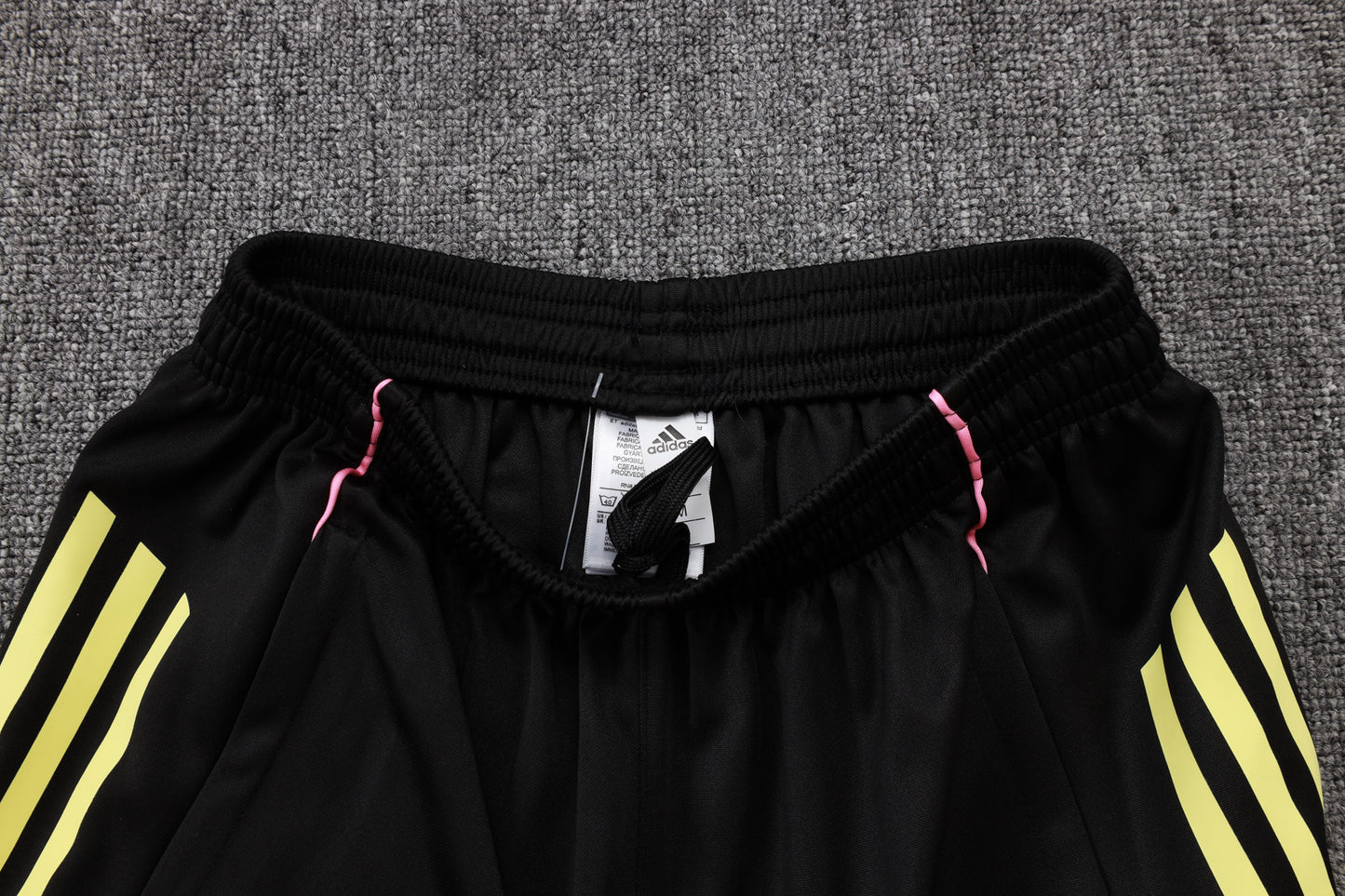 Juventus Sleeveless Training Kit - Black/Pastel