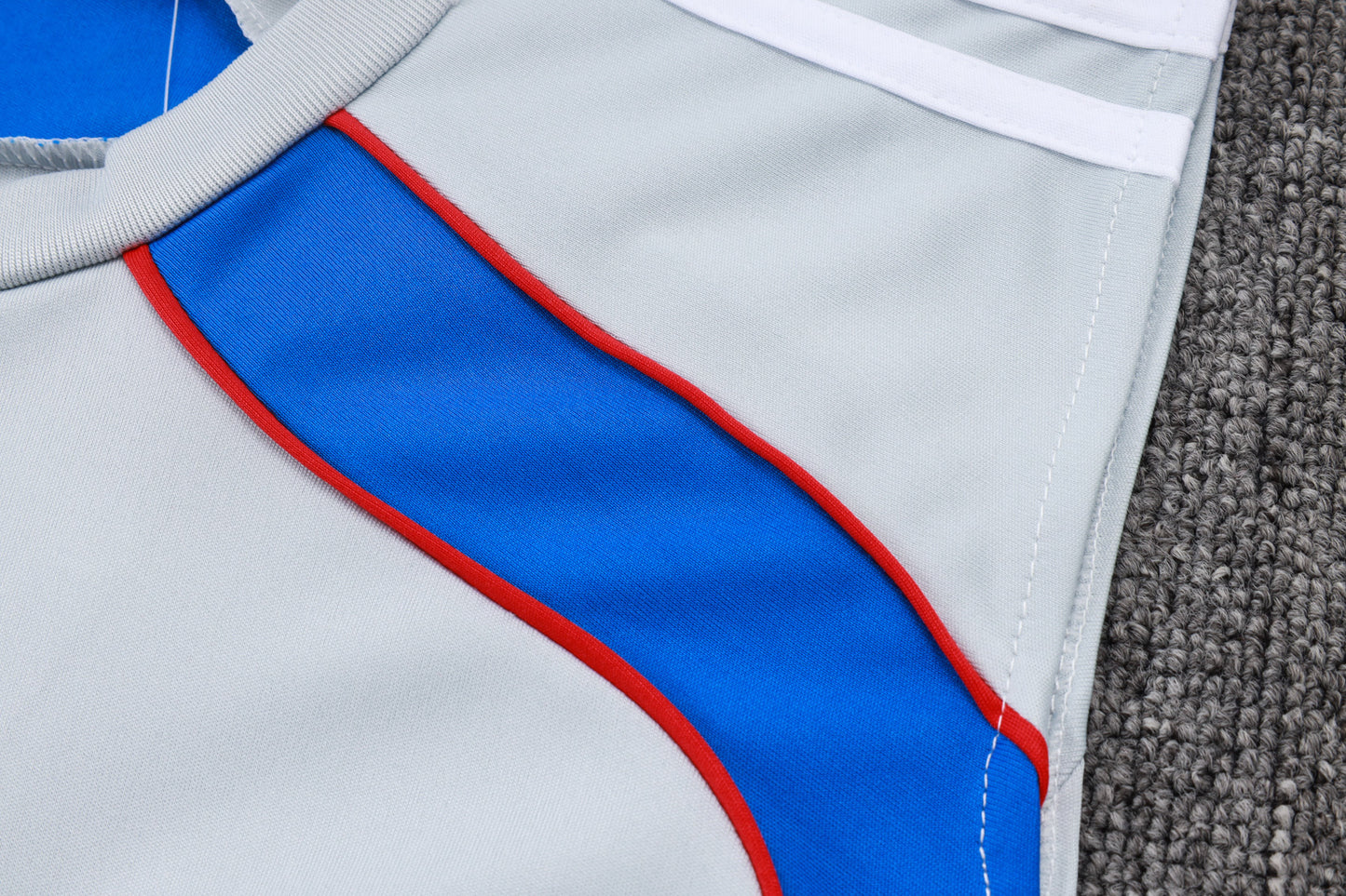 Bayern Munich Sleeveless Training Kit - Retro V2