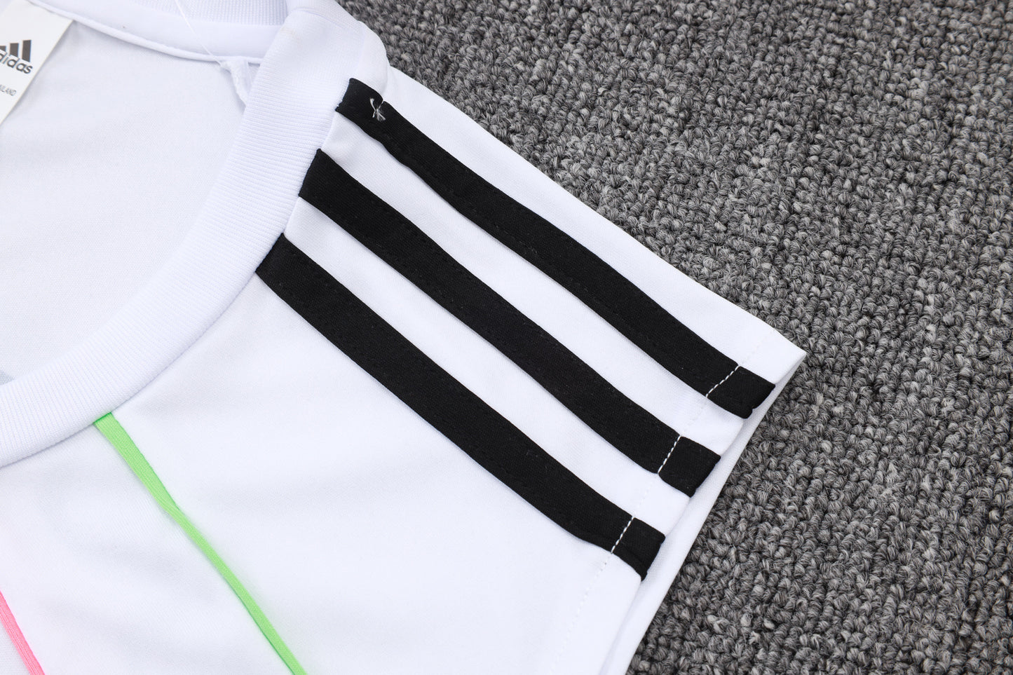 Juventus Sleeveless Training Kit - Retro Home