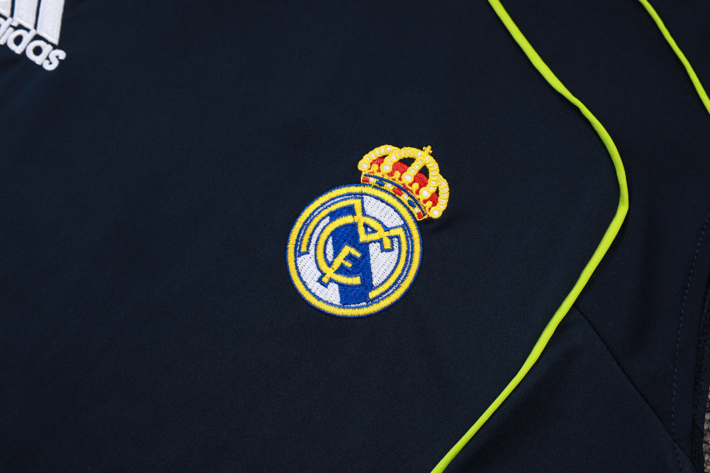 Real Madrid Sleeveless Training Kit - Retro Away