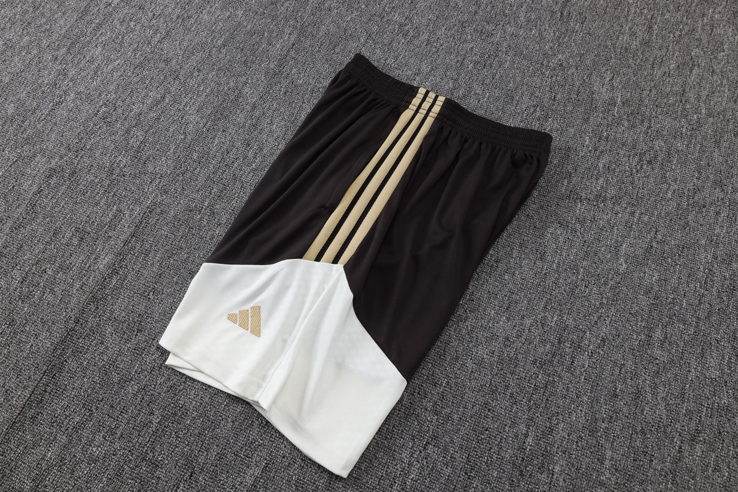 Flamengo Sleeveless Training Kit - White/Black/Gold