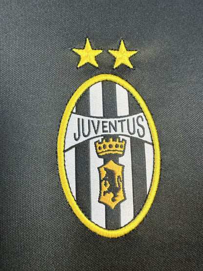 Juventus 2001/02 Away