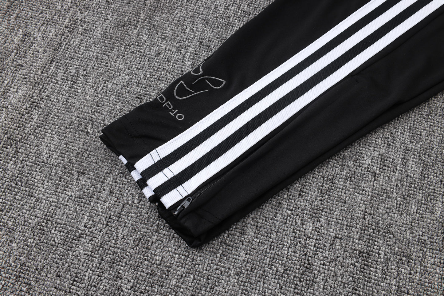 Juventus 1/4 Zip Tracksuit Set - Classic Black