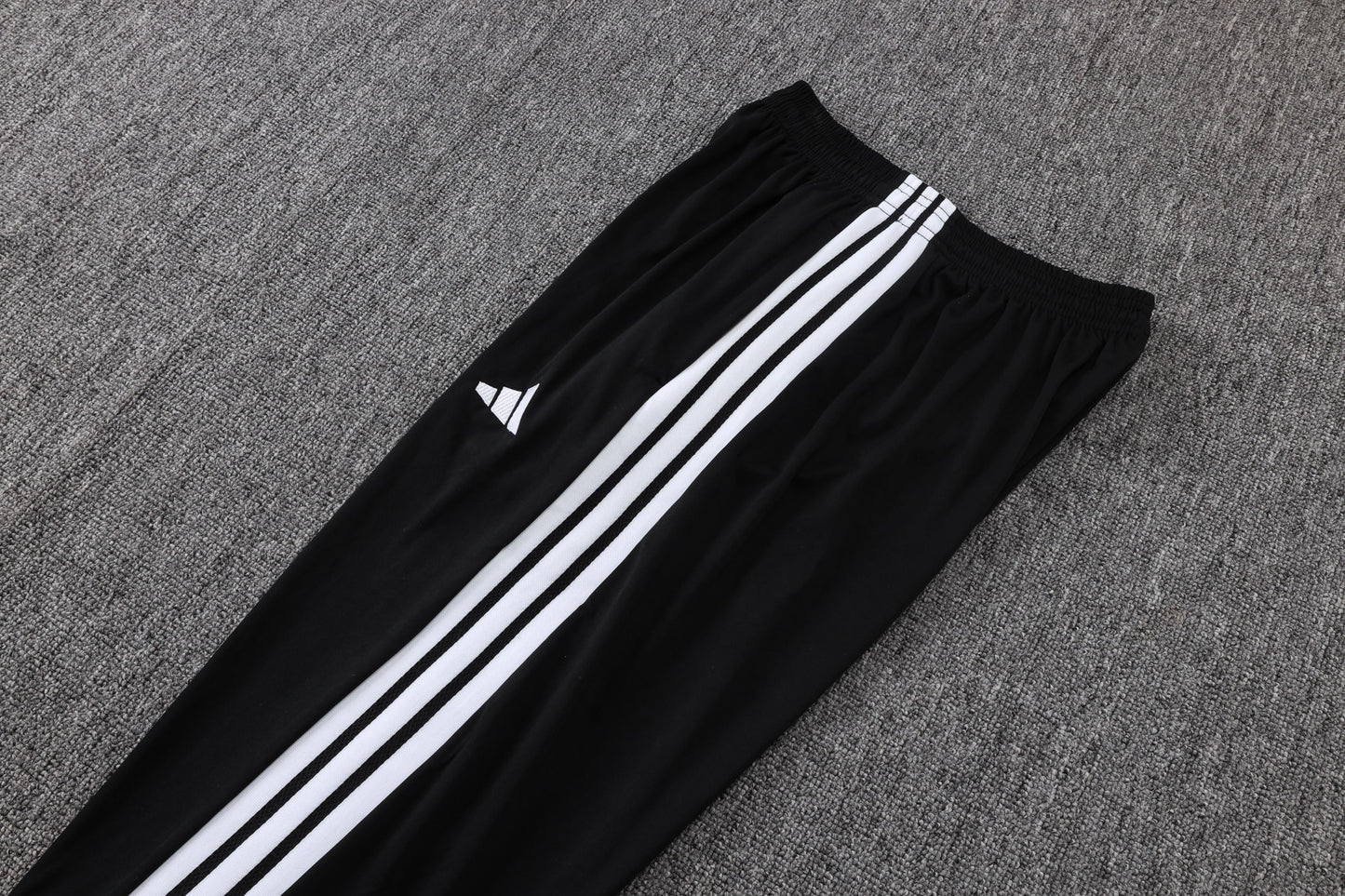 Real Madrid 1/4 Zip Tracksuit Set - Black/White/Grey