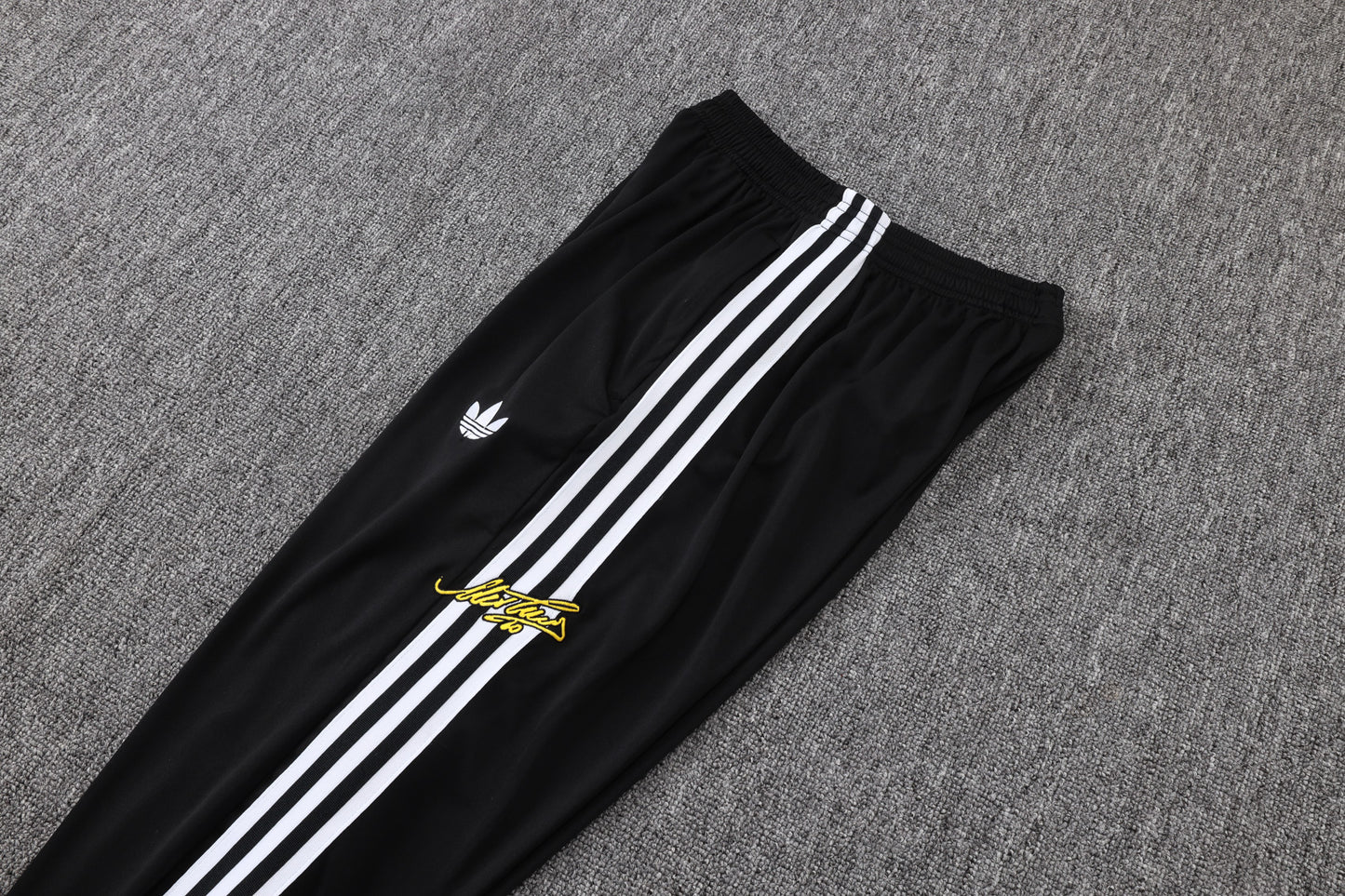 Juventus 1/4 Zip Tracksuit Set - Classic Black