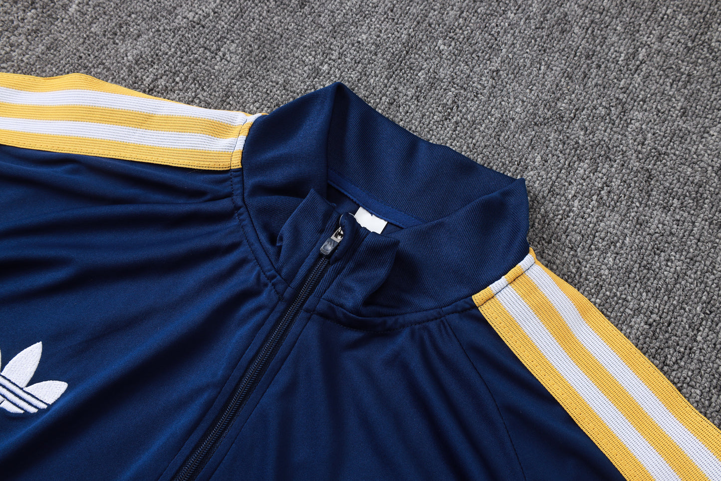 Real Madrid 1/4 Zip Tracksuit Set - Navy/Gold Classic