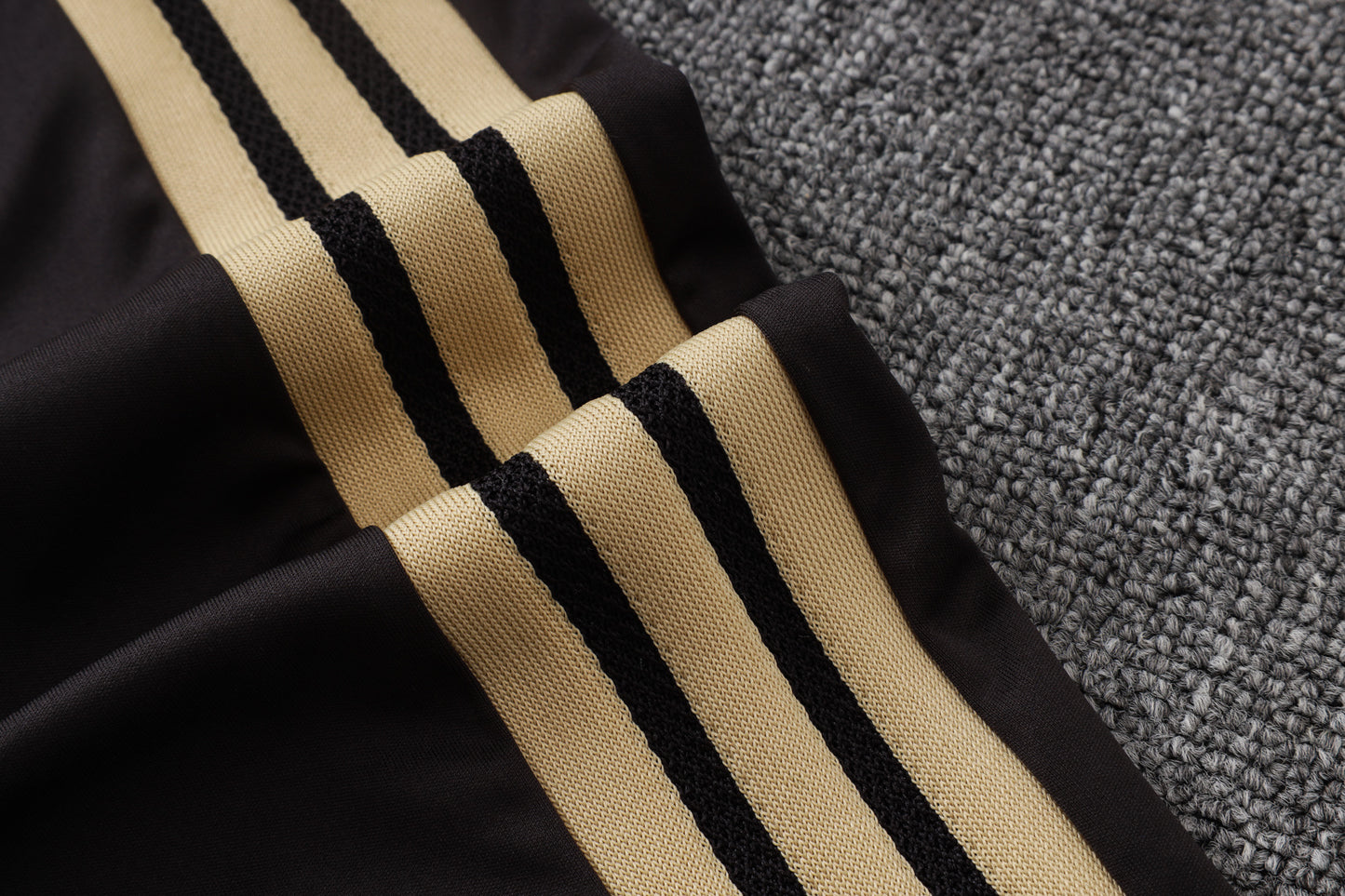 Flamengo 1/4 Zip Tracksuit Set - White/Black/Gold