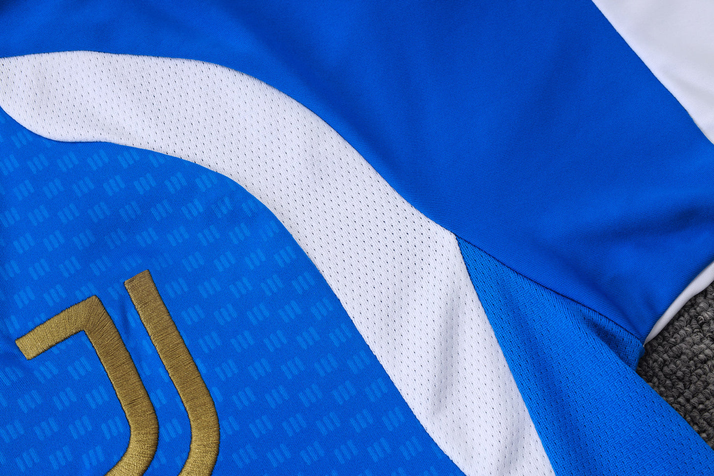 Juventus Training Kit  - Blue/White