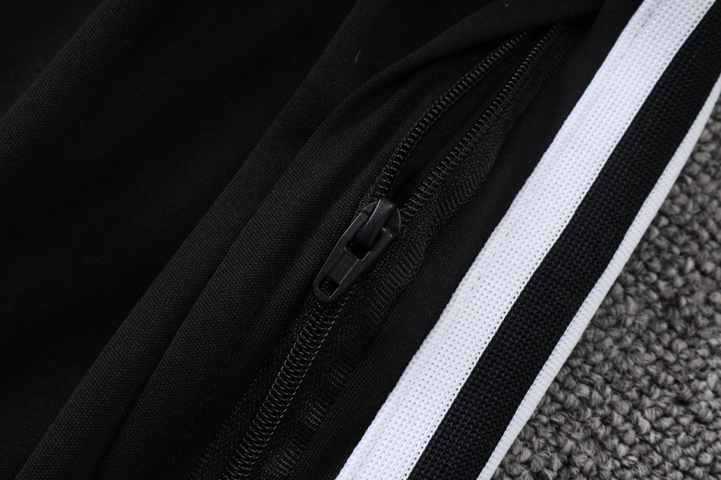 Juventus 1/4 Zip Tracksuit Set - Classic Black