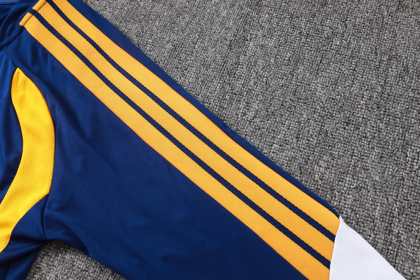 Real Madrid 1/4 Zip Tracksuit Set - Navy/Gold