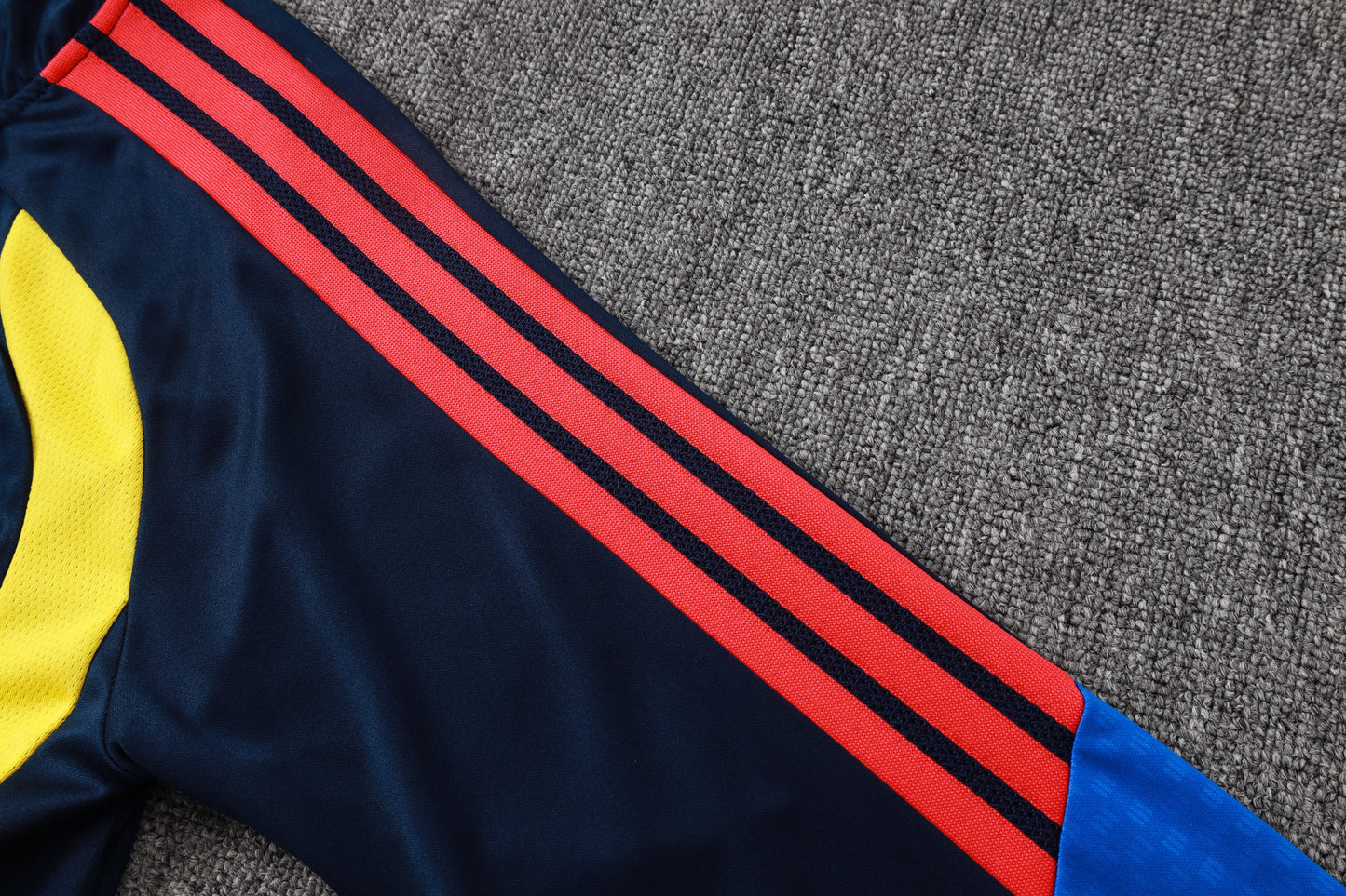 Colombia 1/4 Zip Tracksuit Set - Away