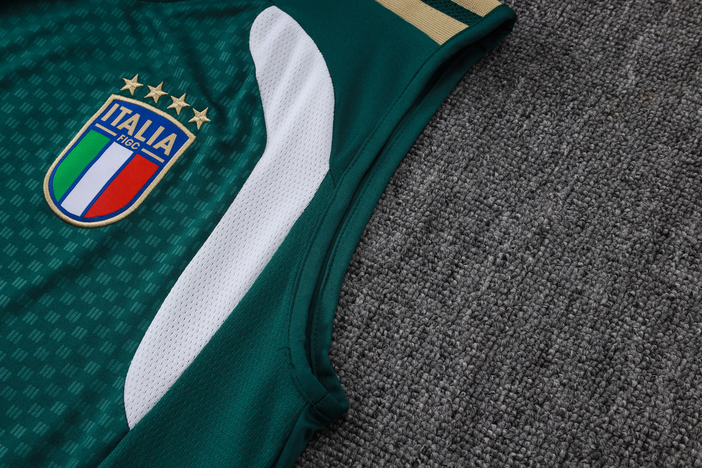 Italy Sleeveless Training Kit - Green/White