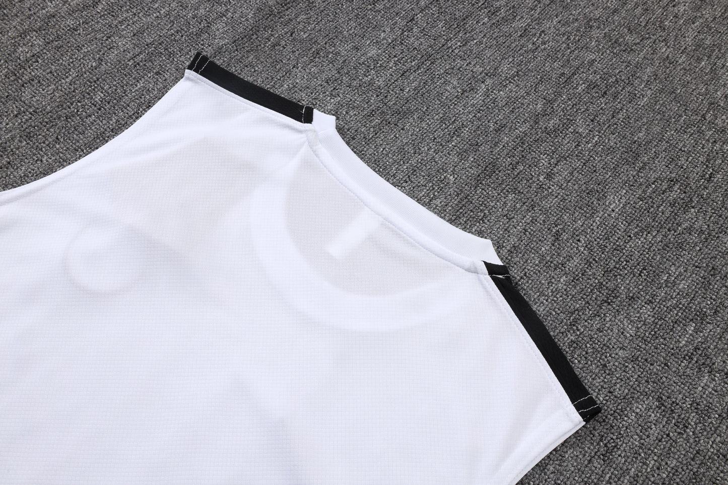 PSG Sleeveless Training Kit - White/Black