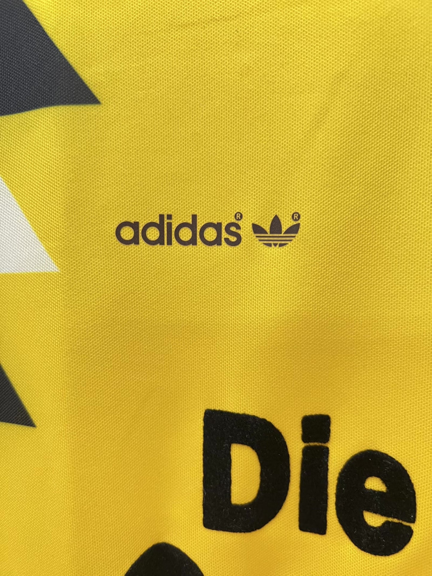 Borussia Dortmund 1989/89 DFB-Pokal Final Kit