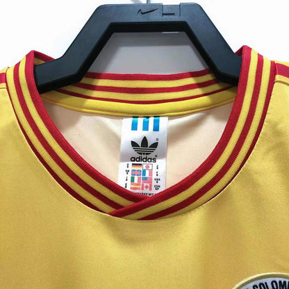 Colombia 1990 Home
