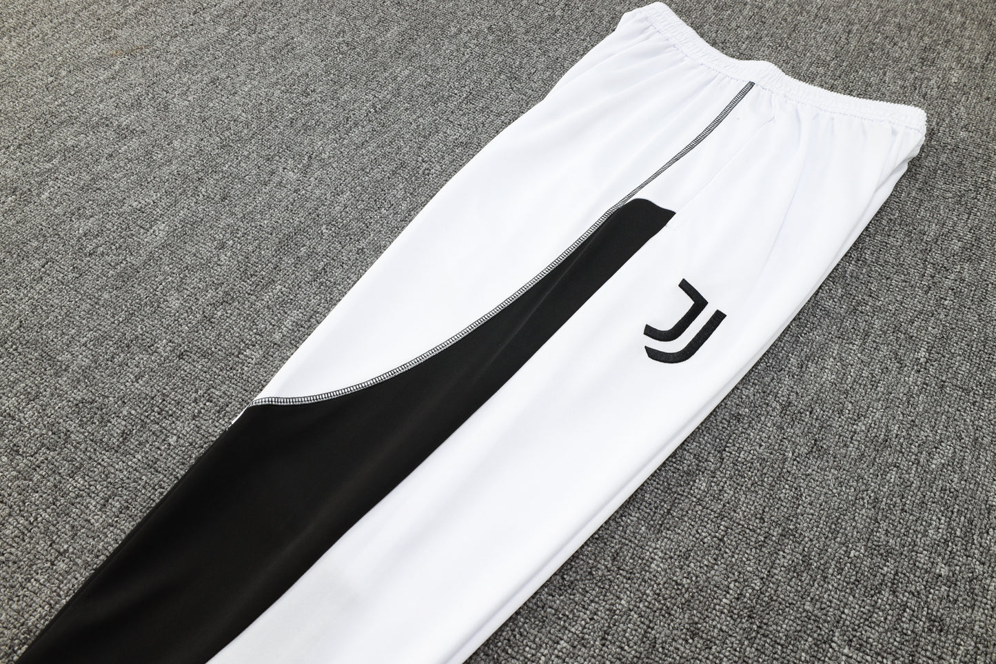 Juventus 1/4 Zip Tracksuit Set White/Pink/Black
