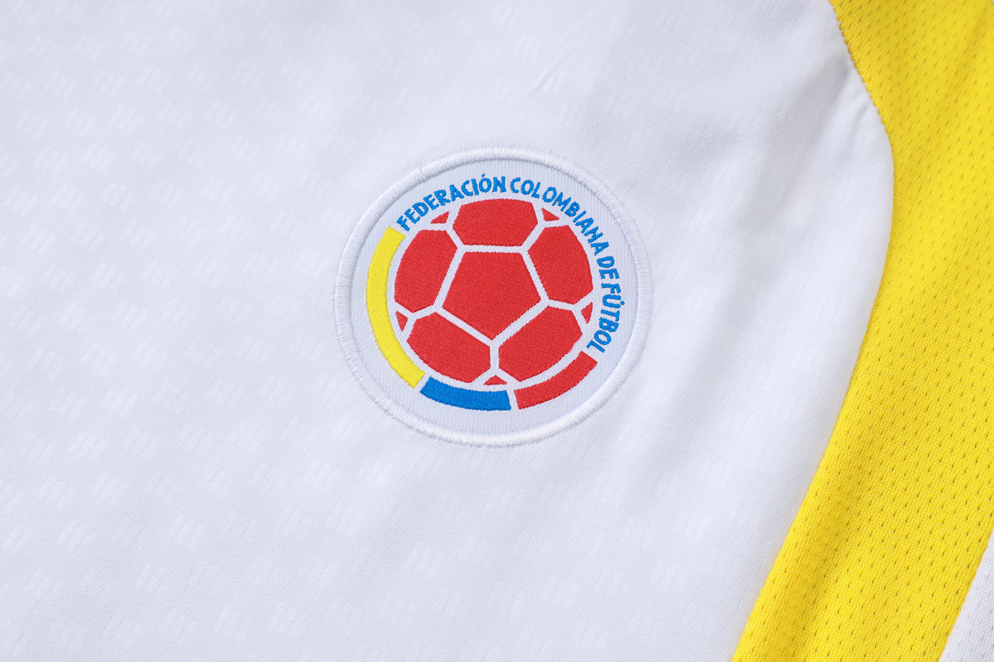 Colombia Sleeveless Training Kit - White/Navy