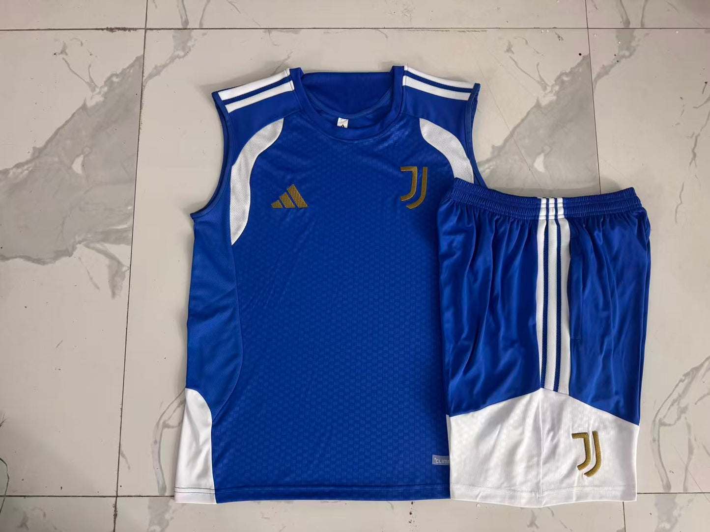Juventus Sleeveless Training Kit - Blue/White