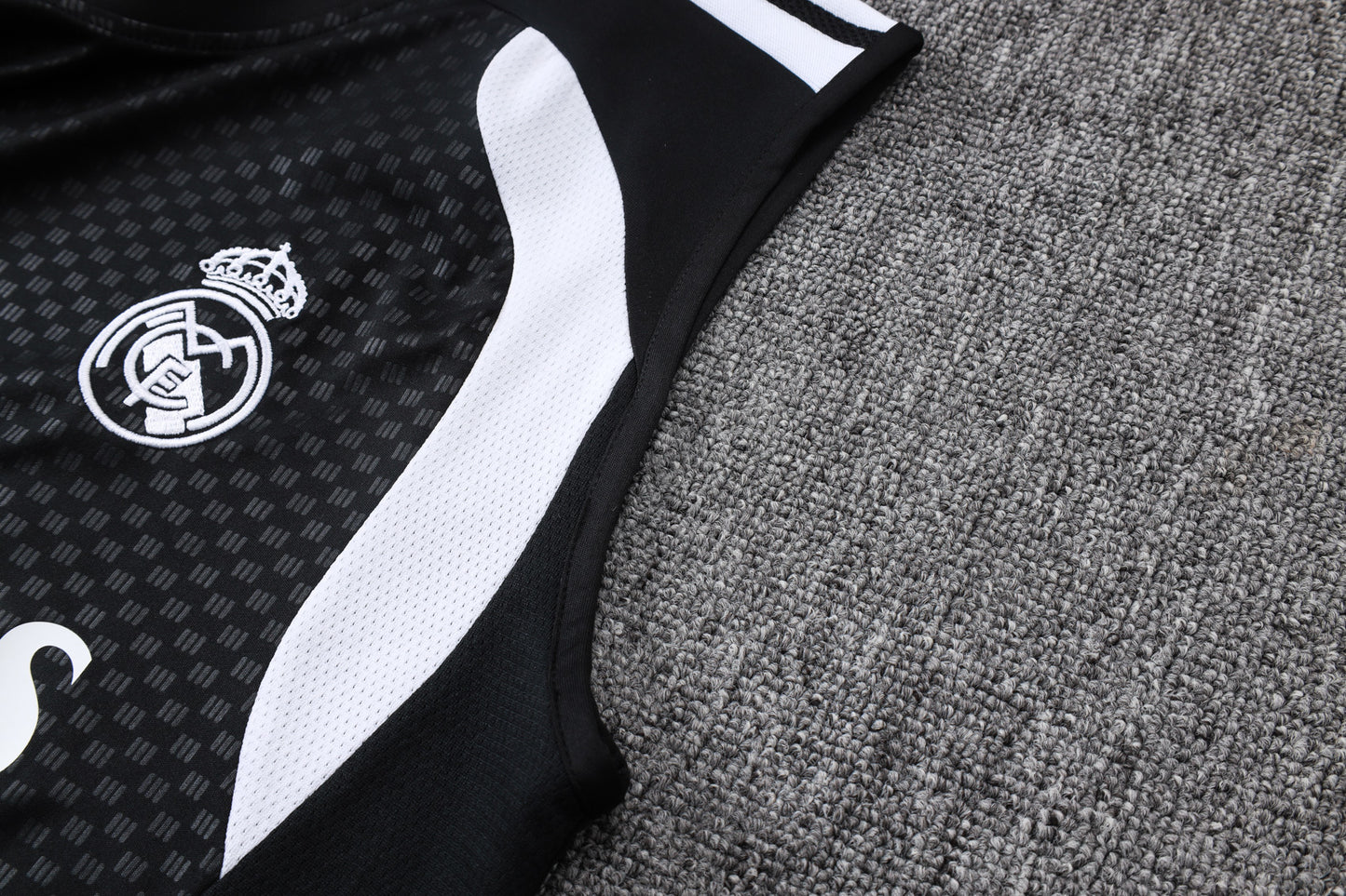 Real Madrid Sleeveless Training Kit - Black/White/Grey