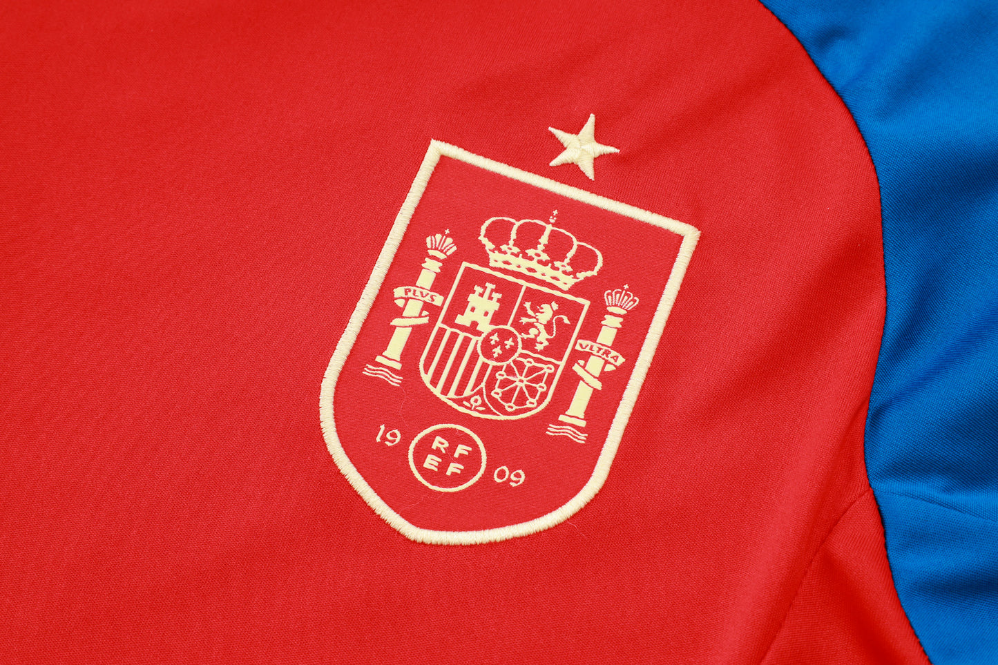 Spain Training Kit - Red/Blue