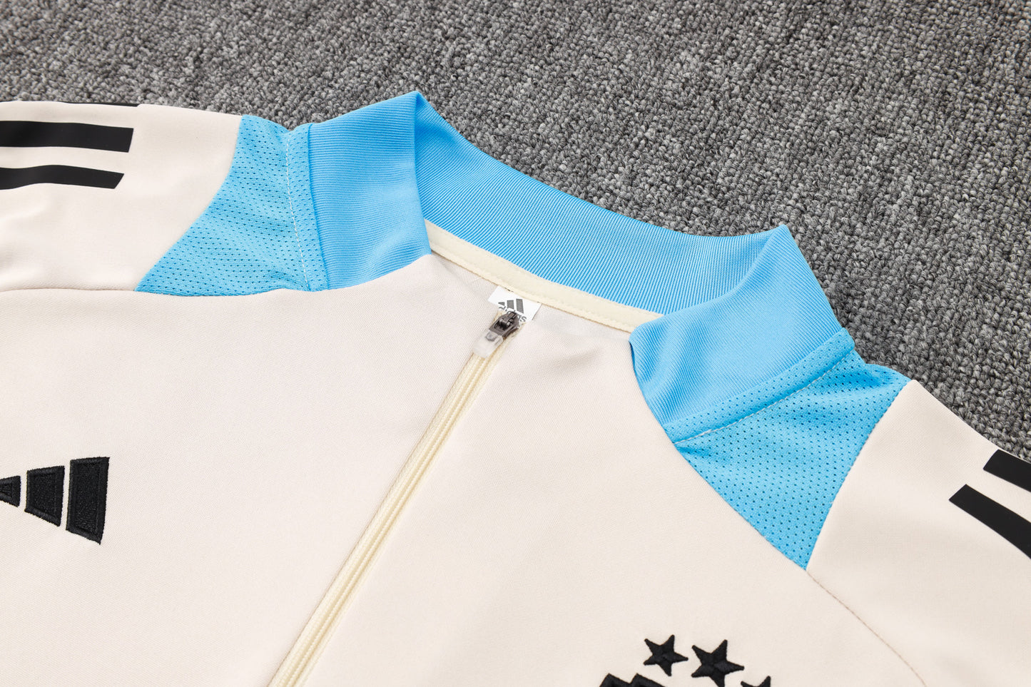 Argentina 1/4 Zip Tracksuit Set Beige/Electric-Blue/Black