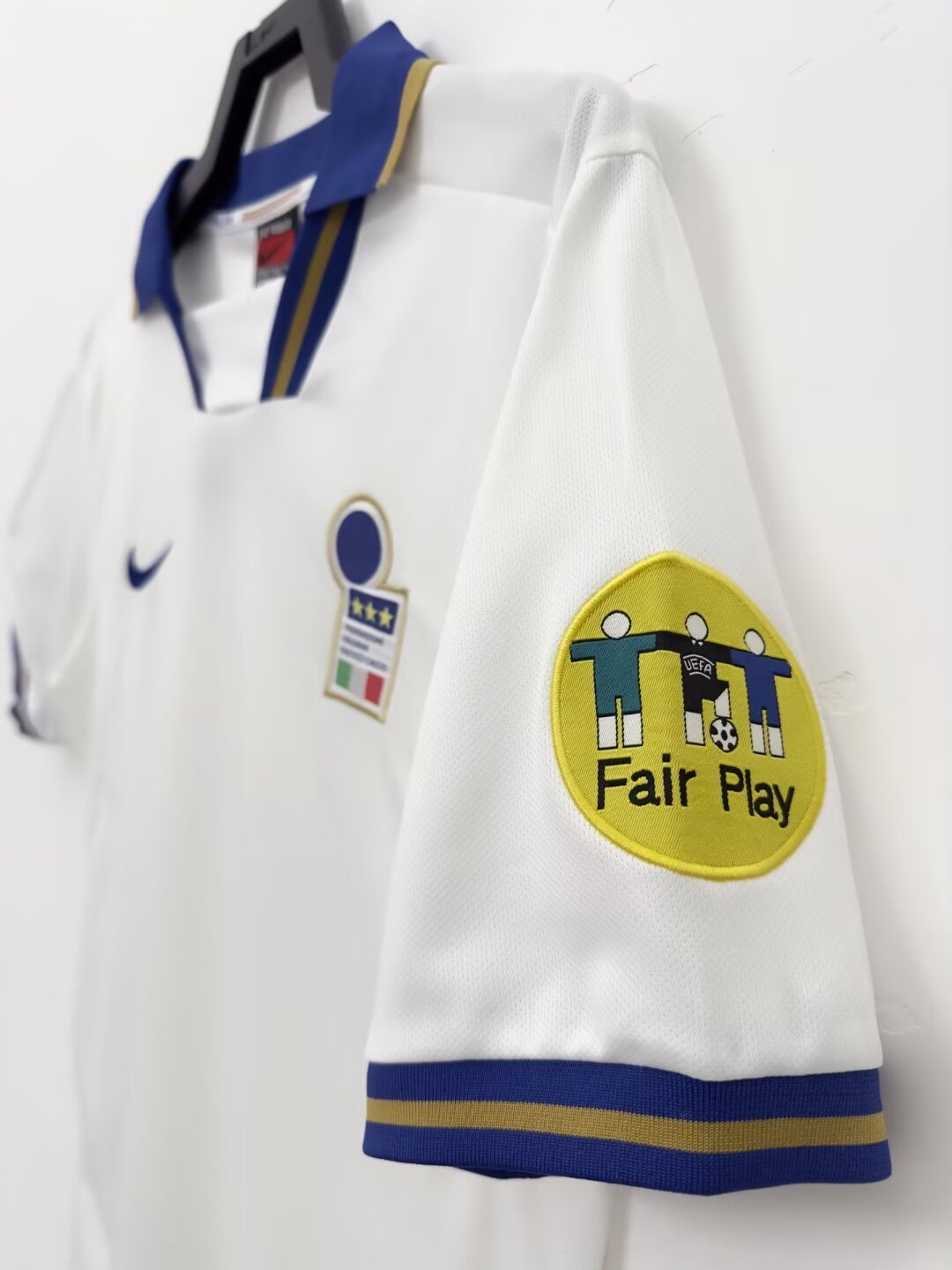Italy 1996 Away