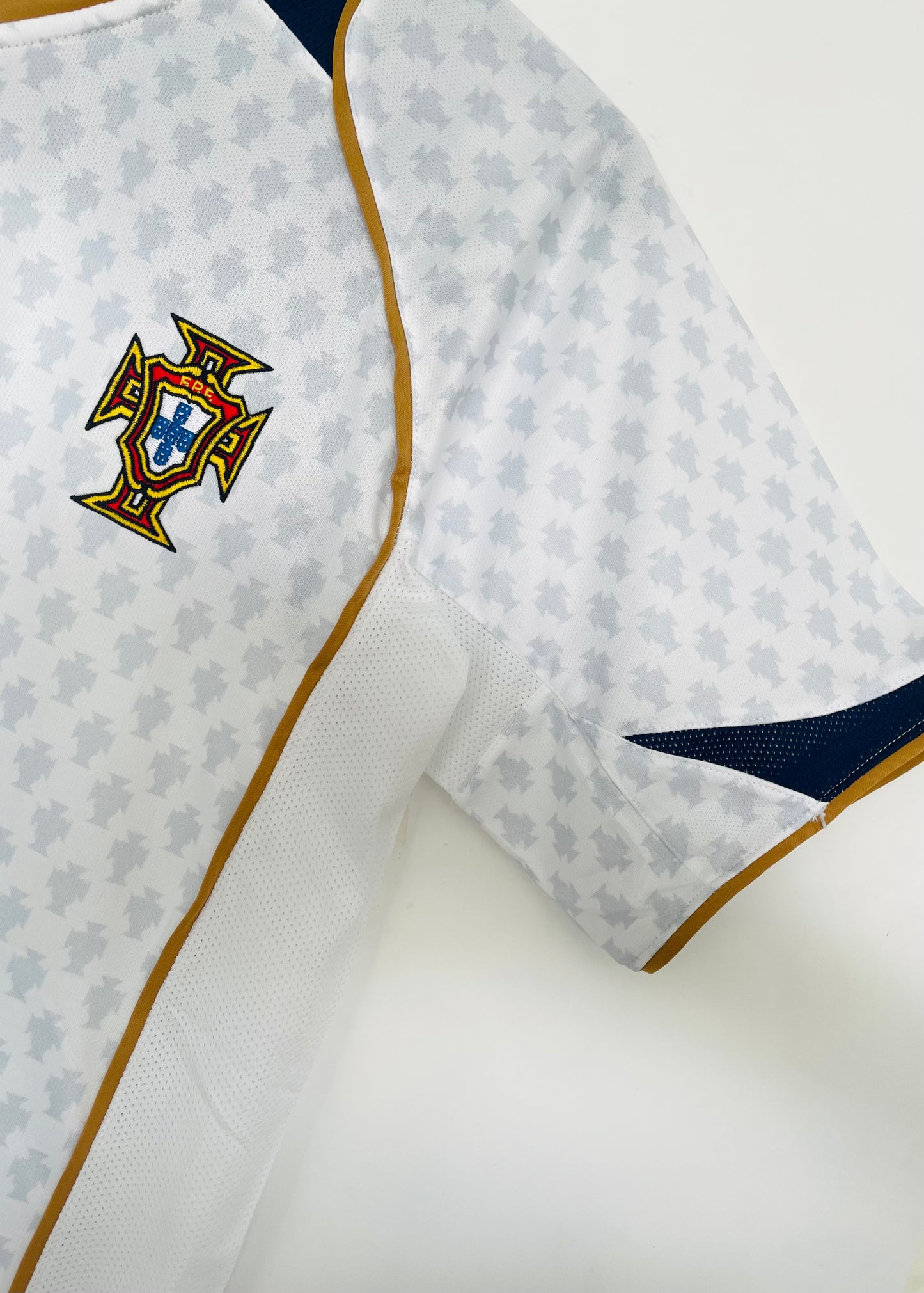 Portugal 2004 Away