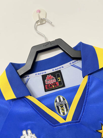Juventus 1995/96 Away